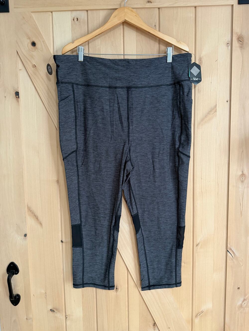 LulaRoe | NWT The Rise Fearless Gray Capri Leggings | Size 3X (24-25)